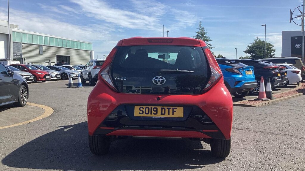 Toyota Aygo 1.0 Vvt-i X-play Euro 6 Red #6