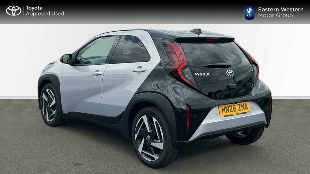 Toyota Aygo X 1.5H 49Kwh Design Cvt Euro 6 Ss HN26ZNA Silver #4