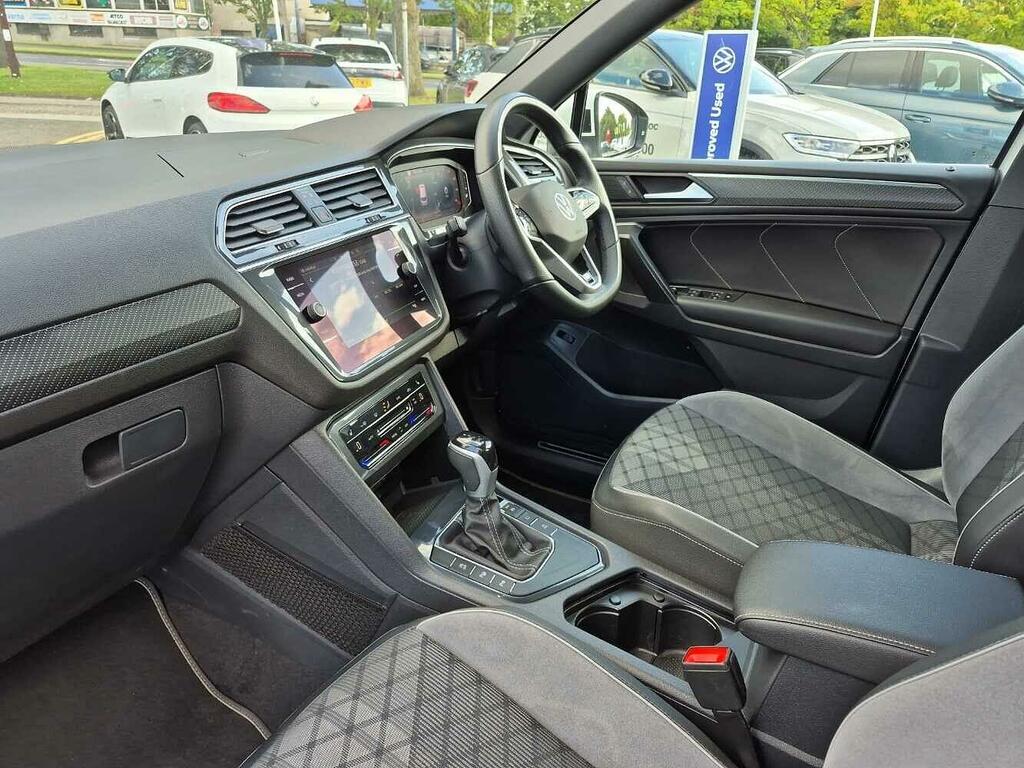 Volkswagen Tiguan Allspace R-line 1.5 Tsi 150Ps 7-Speed Dsg White #2