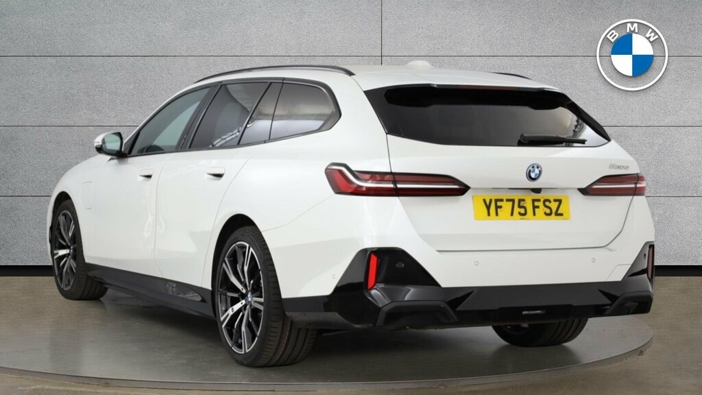 BMW 5 Series 2.0 530E 22.1Kwh M Sport Touring Plug-i White #2