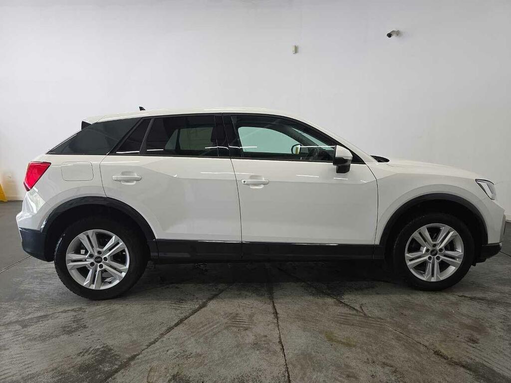 Audi Q2 Sport 30 Tfsi 110 Ps 6-Speed White #4