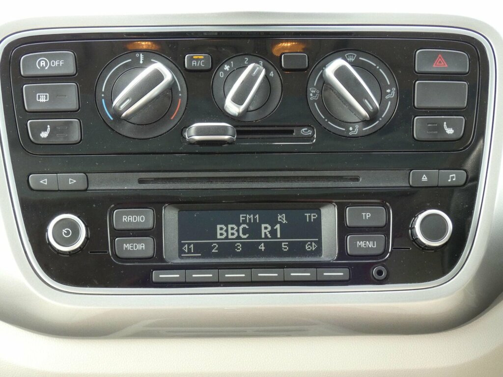 Volkswagen Up Ulez Freehistorysatnavphone20 Road Tax  #16