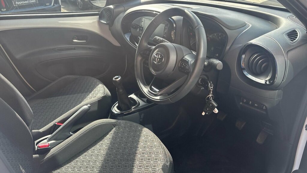 Toyota Aygo X 1.0 Vvt-i Pure Euro 6 Ss White #11