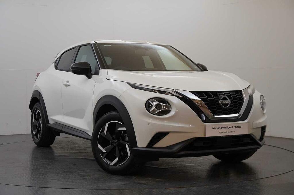 Nissan Juke 1.0 Dig-t 114 N-connecta With Sat Nav And Rear Vie White
