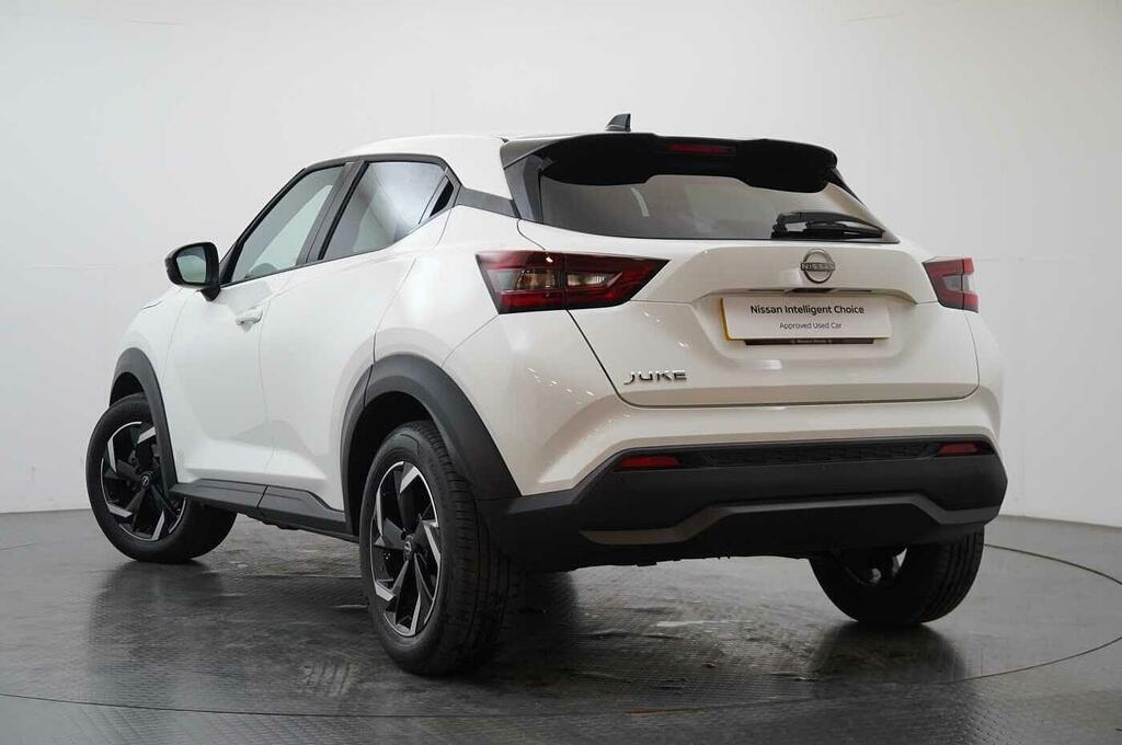 Nissan Juke 1.0 Dig-t 114 N-connecta With Sat Nav And Rear Vie DW23GGZ White #3