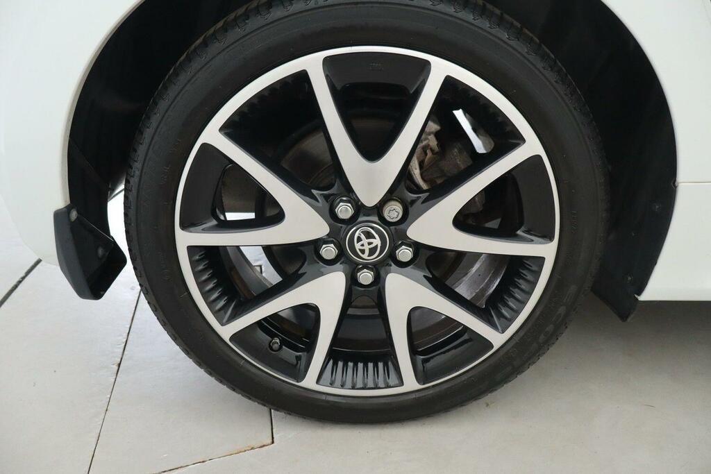 Toyota Yaris 1.5 Hybrid Icon Cvt Brown #19