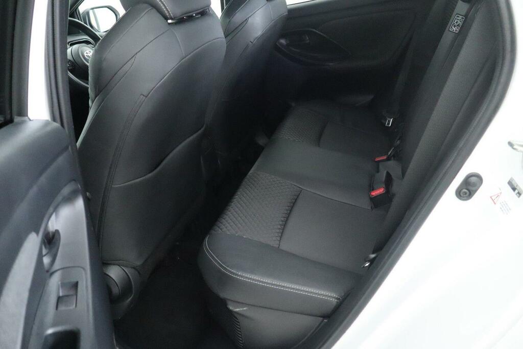 Toyota Yaris 1.5 Hybrid Icon Cvt Brown #13