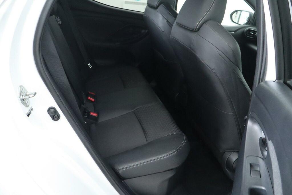 Toyota Yaris 1.5 Hybrid Icon Cvt Brown #8