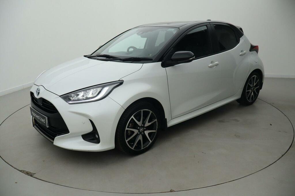 Toyota Yaris 1.5 Vvt-h Dynamic E-cvt Euro 6 Ss White #3