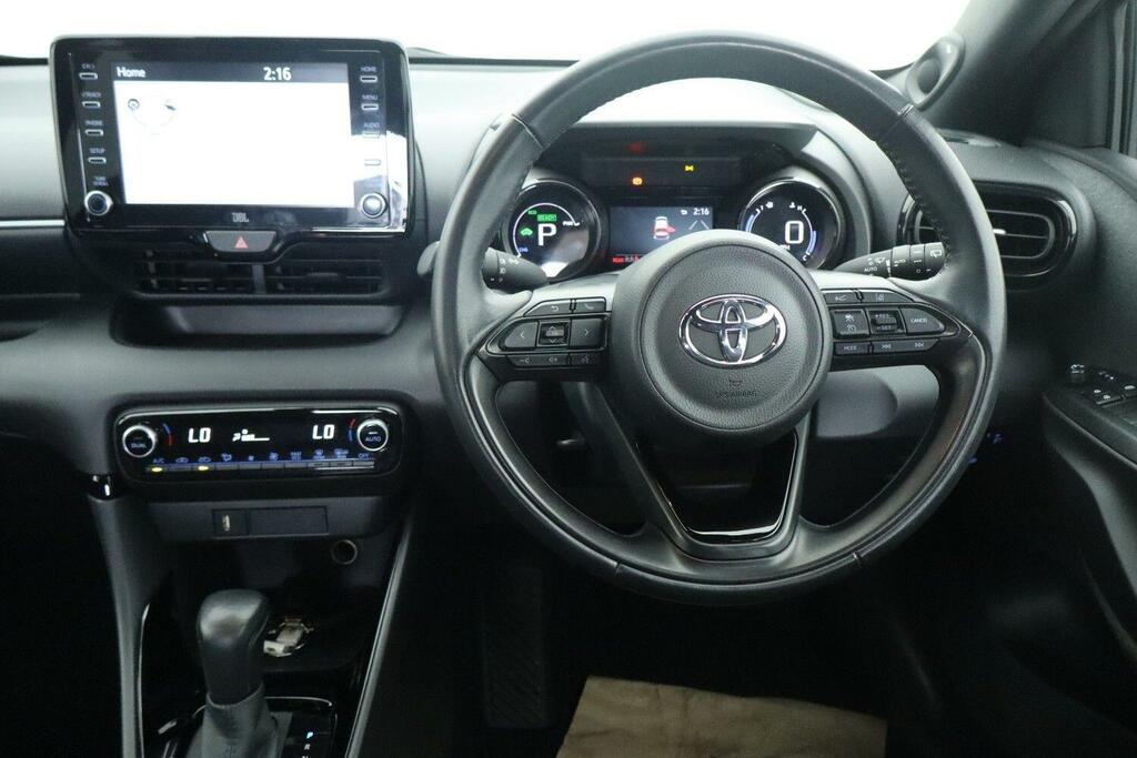 Toyota Yaris 1.5 Hybrid Icon Cvt Brown #7