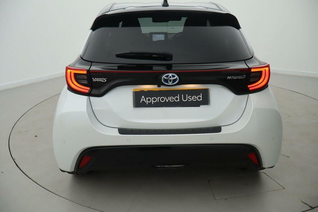 Toyota Yaris 1.5 Hybrid Icon Cvt Brown #20