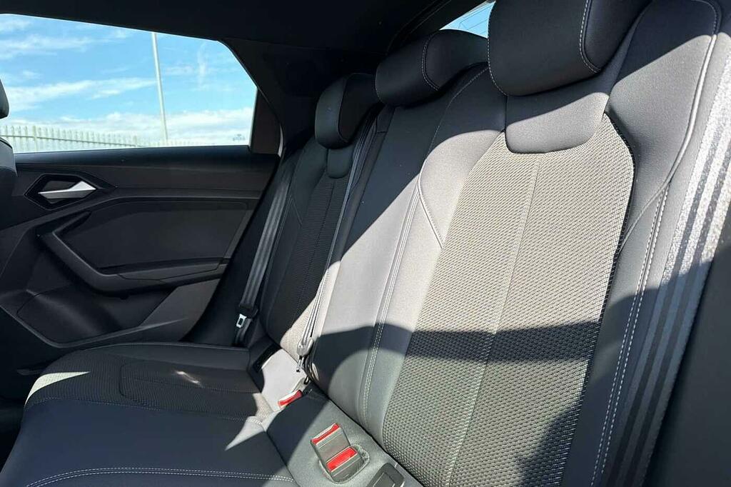 Audi A1 1.0 Tfsi 25 Sport Sportback 95 White #21