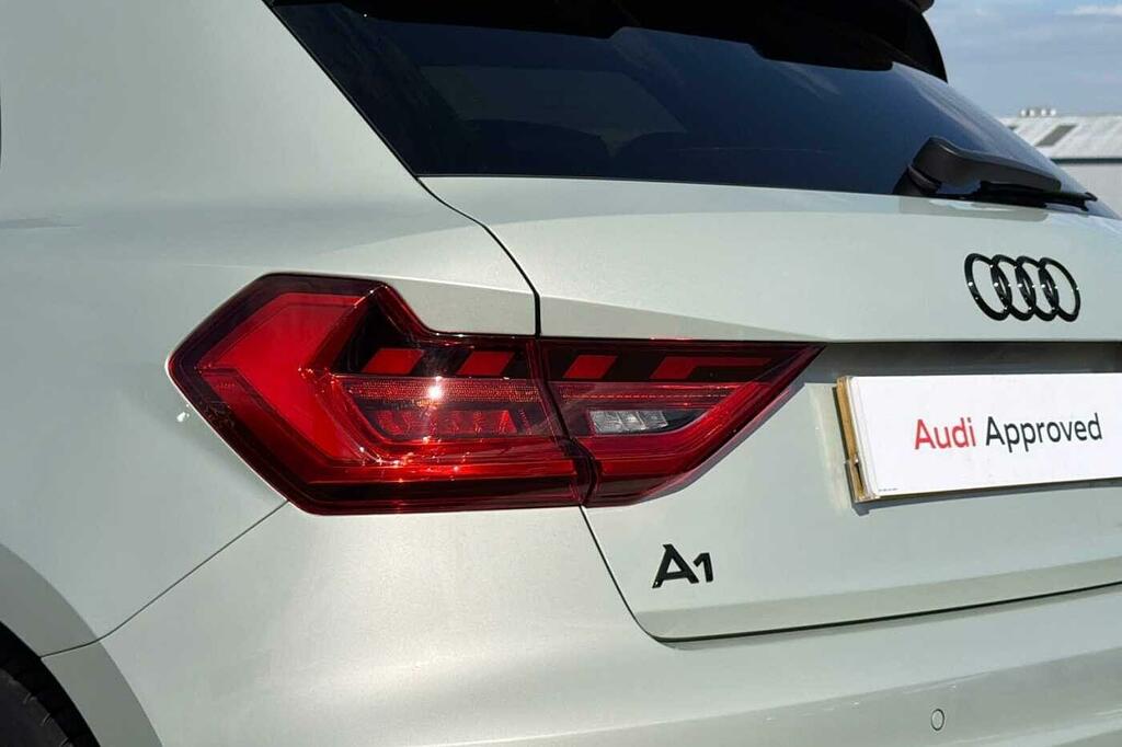 Audi A1 1.0 Tfsi 25 Sport Sportback 95 White #17