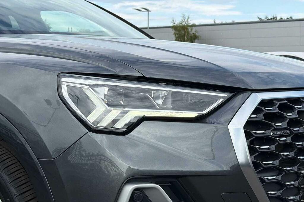 Audi Q3 1.5 Tfsi 35 Sport Suv S Tronic 150 Ps White #17