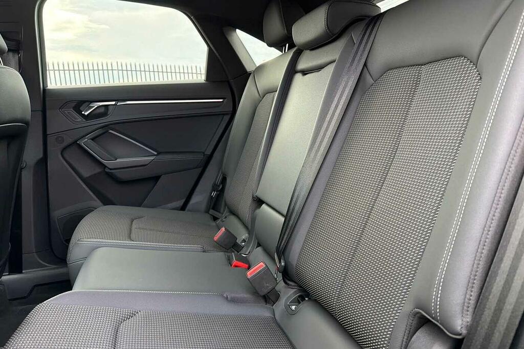 Audi Q3 1.5 Tfsi 35 Sport Suv S Tronic 150 Ps White #21