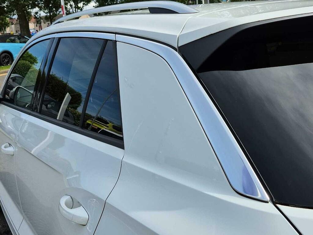 Volkswagen T-Roc Volkswagen T-roc Hatchback 1.5 Etsi 150 Life D White #38