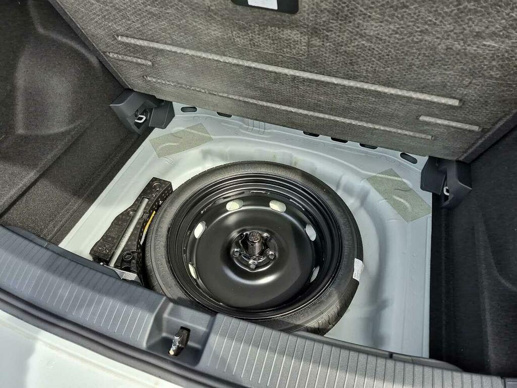 Volkswagen T-Roc Volkswagen T-roc Hatchback 1.5 Etsi 150 Life D White #46