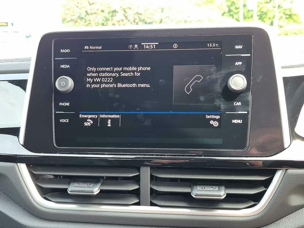 Volkswagen T-Roc Volkswagen T-roc Hatchback 1.5 Etsi 150 Life D White #24