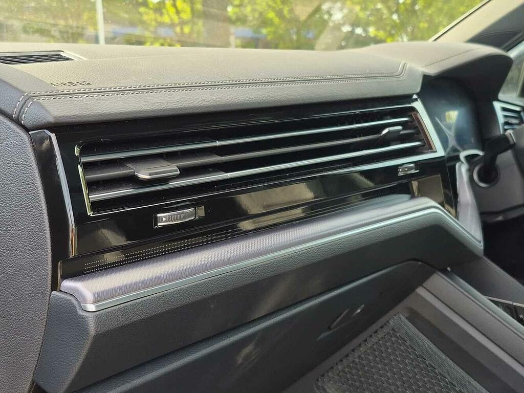 Volkswagen Touareg 3.0 Tdi V6 R-line Tiptronic 4Motion White #28