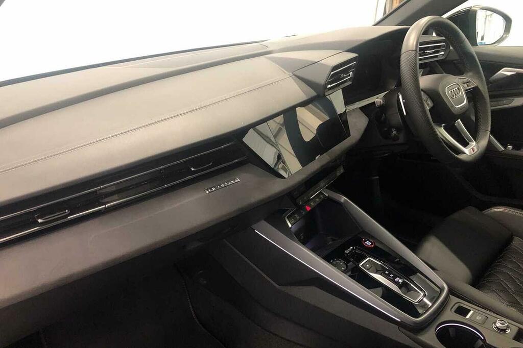 Audi A3 1.5 Tfsi Sport Sportback S Tronic Euro Black #2