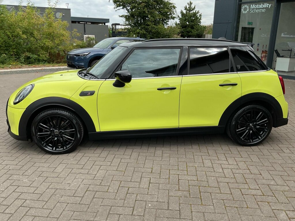 Mini Hatch 2.0 Cooper S Exclusive Steptronic Euro 6 Ss SR22HKY Yellow #5