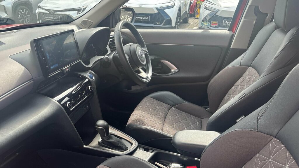 Toyota Yaris Cross 1.5 Hybrid Excel Awd Cvt White #24