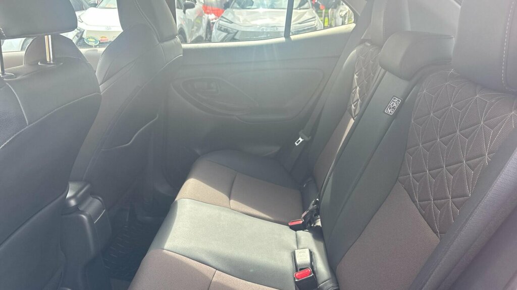 Toyota Yaris Cross 1.5 Hybrid Excel Awd Cvt White #13