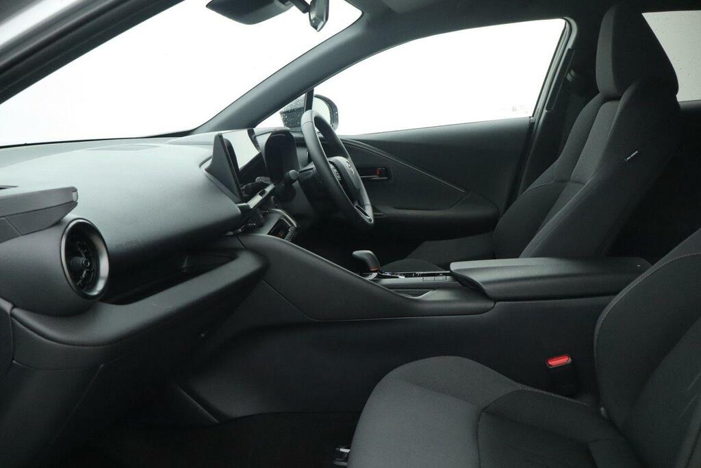 Toyota C-Hr 2.0 Vvt 13.6Kwh Design Suv Plug-in Hybr Silver #5