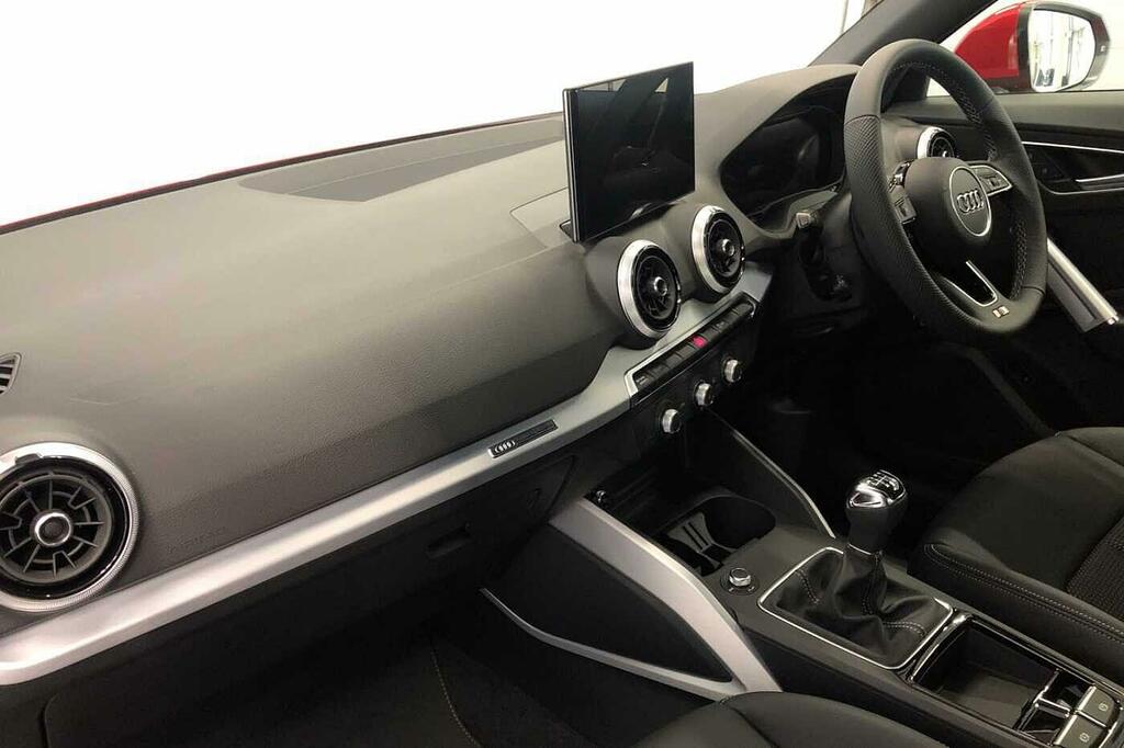 Audi Q2 S Line 35 Tfsi 150 Ps 6-Speed Red #2