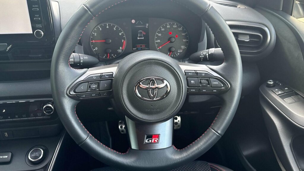 Toyota Yaris 1.5 Vvt-h Icon E-cvt Euro 6 S S White #22