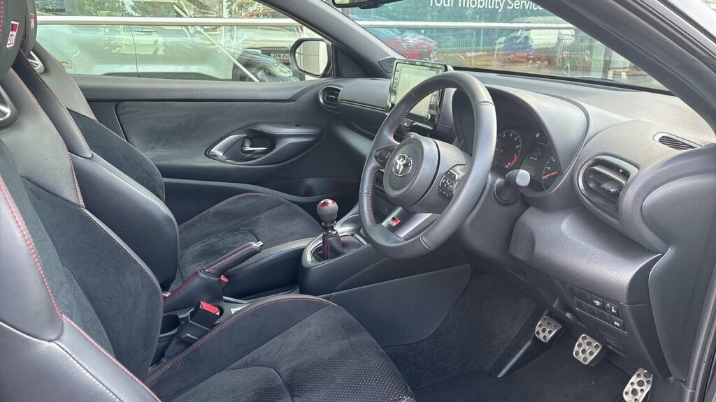 Toyota Yaris 1.5 Vvt-h Icon E-cvt Euro 6 S S White #33