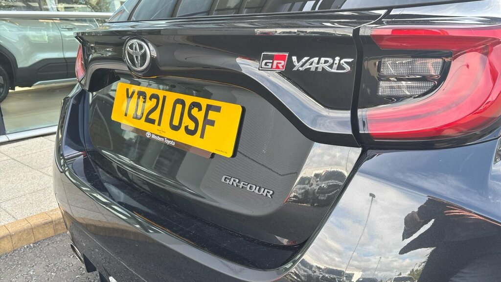 Toyota Yaris 1.5 Vvt-h Icon E-cvt Euro 6 S S White #30
