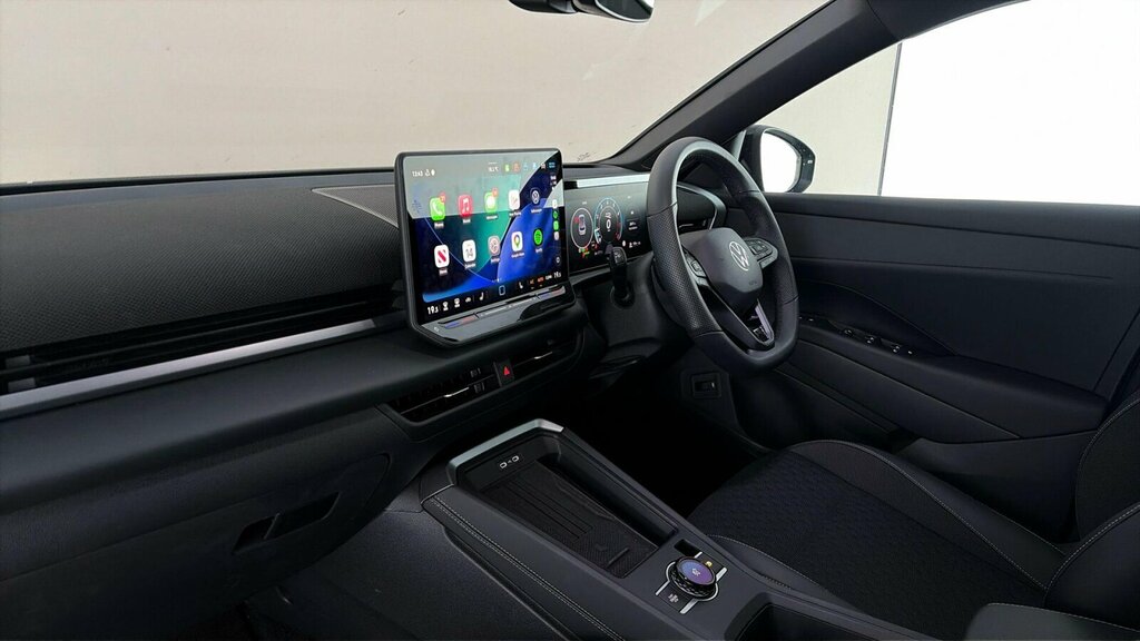 Volkswagen T-Roc 1.5 Etsi 150 R-line Dsg Black #2