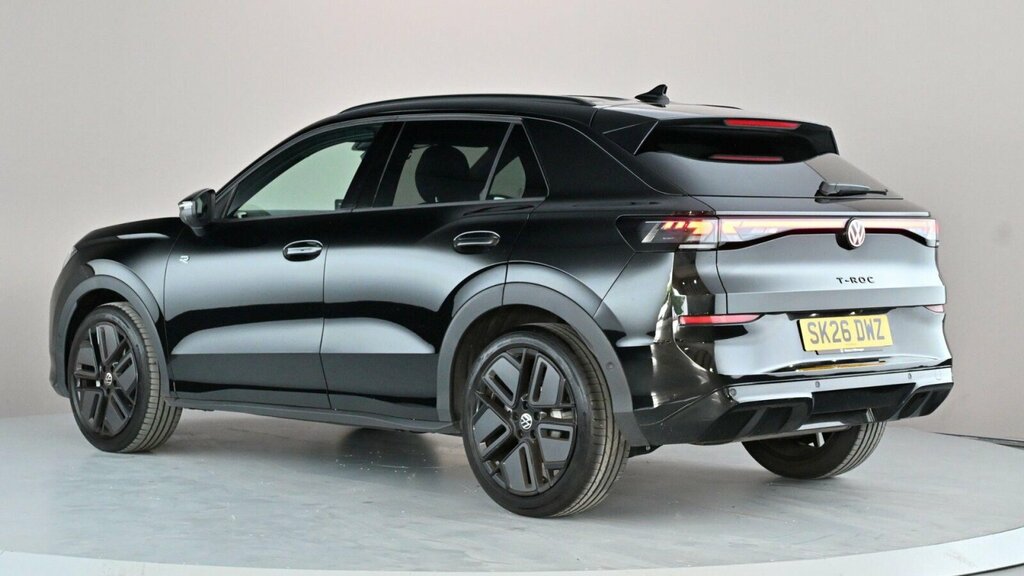 Volkswagen T-Roc 1.5 Etsi 150 R-line Dsg Black #3