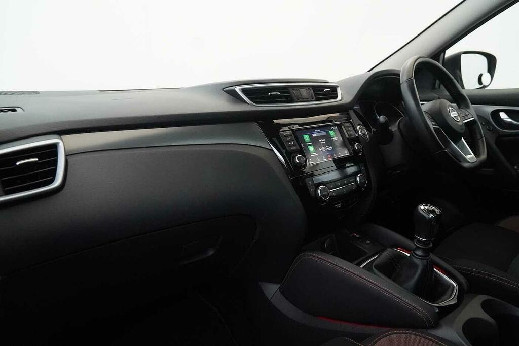 Nissan Qashqai 1.3 Dig-t 140 N-motion Limited Edition With Glass Grey #2