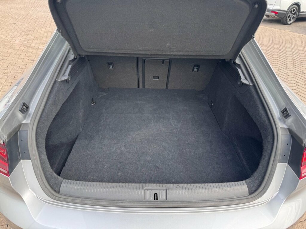 Volkswagen Arteon R-line 2.0 Tdi 150Ps 6-Speed Silver #26