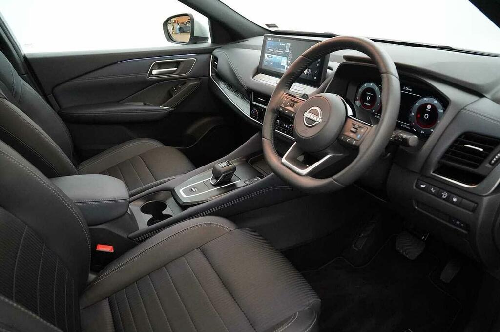 Nissan Qashqai 1.3 Dig-t Mh 158 Tekna X-tronic With Glass Ro White #21