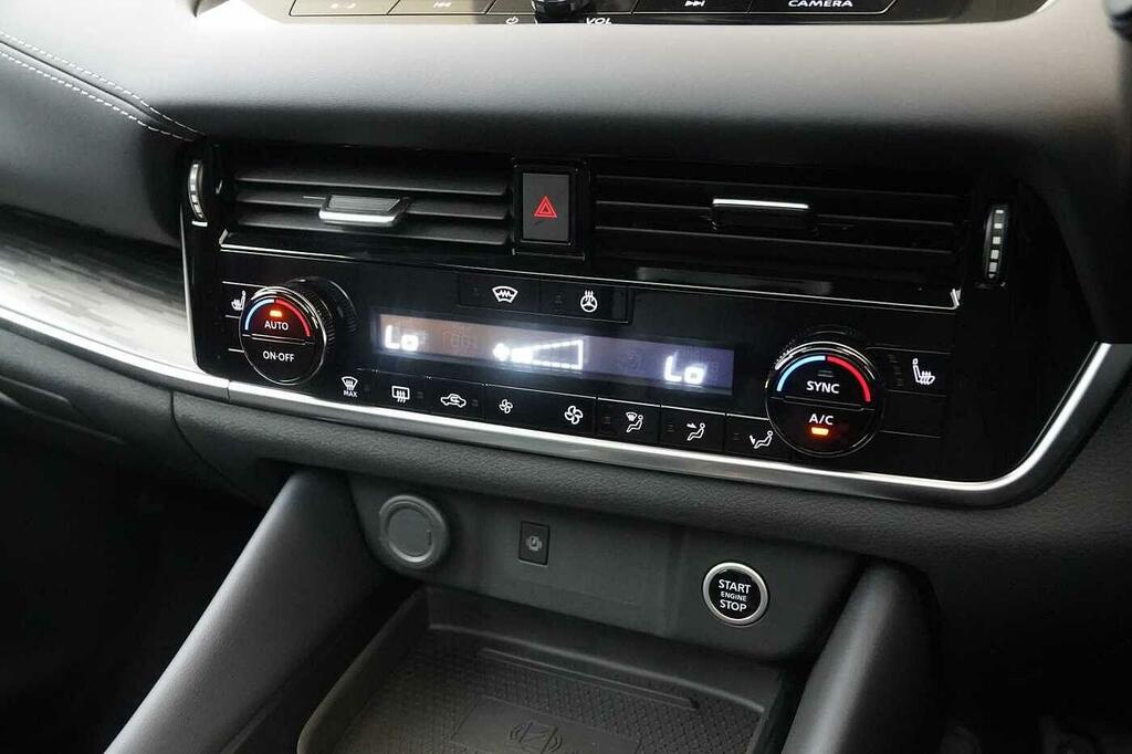 Nissan Qashqai 1.3 Dig-t Mh 158 Tekna X-tronic With Glass Ro White #28