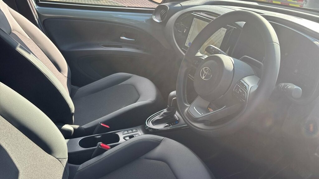 Toyota Aygo X 1.5H Gr Sport Cvt Euro 6 Ss White #12