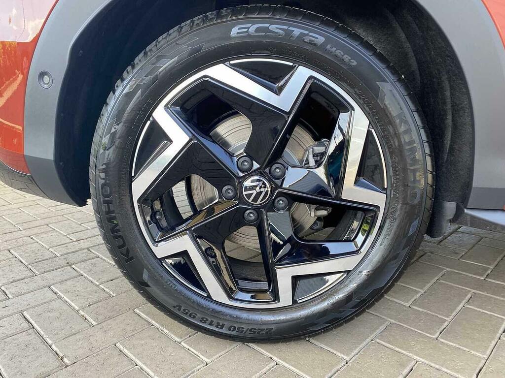 Volkswagen T-Roc 1.5 Etsi 150 R-line Dsg Red #5