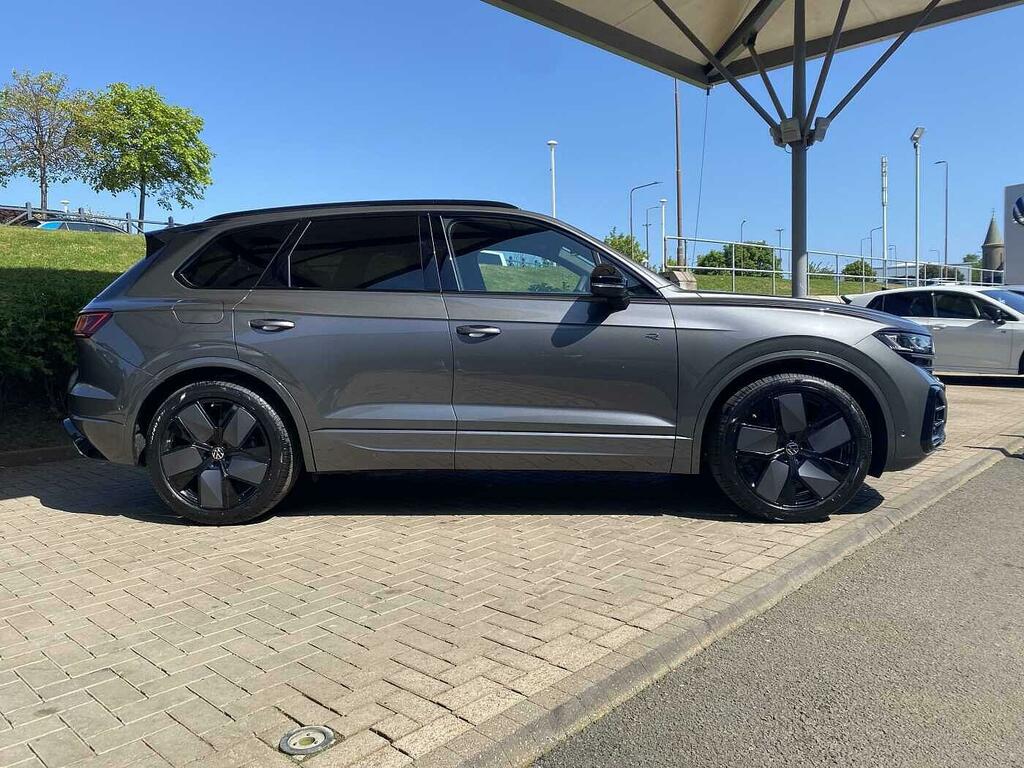 Volkswagen Touareg 3.0 V6 Tdi 4Motion Black Edition Grey #4