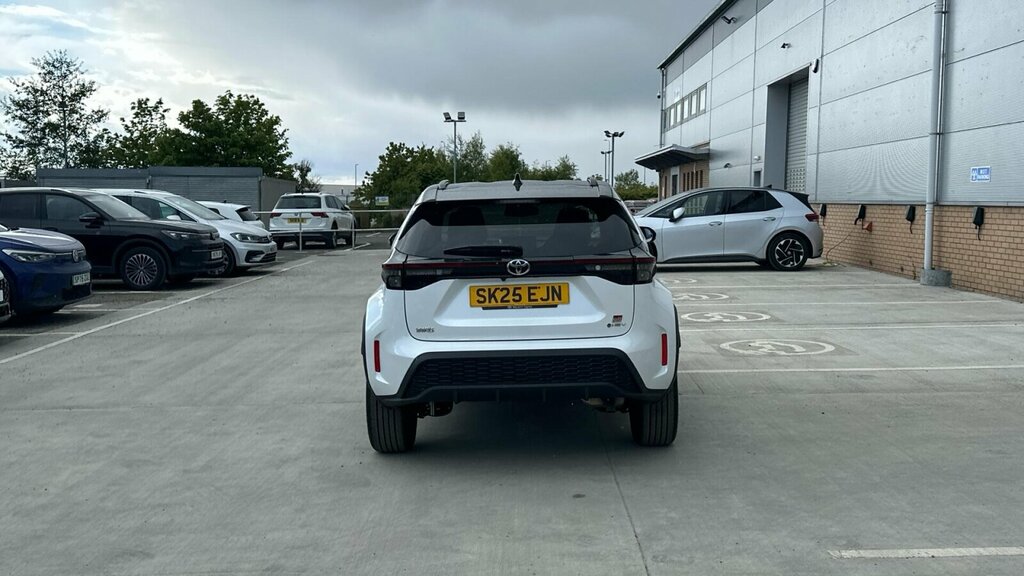 Toyota C-Hr 1.8 Vvt-h Design Suv Hybrid Cvt Euro 6 Black #25