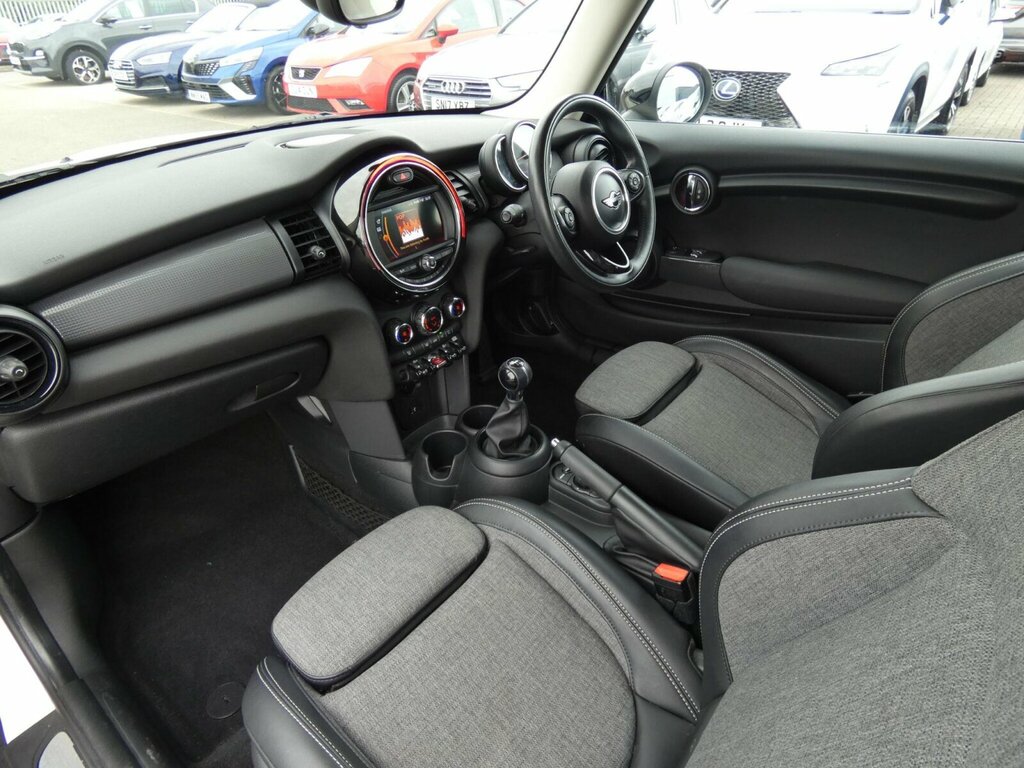 Mini Hatch 1.5 Cooper Euro 6 Ss SO18OFS White #2