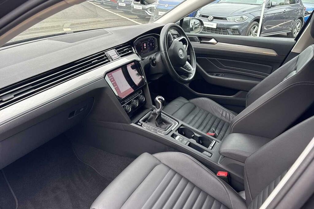 Volkswagen Passat 1.5 Tsi Evo Sel SK70ZFV Grey #2