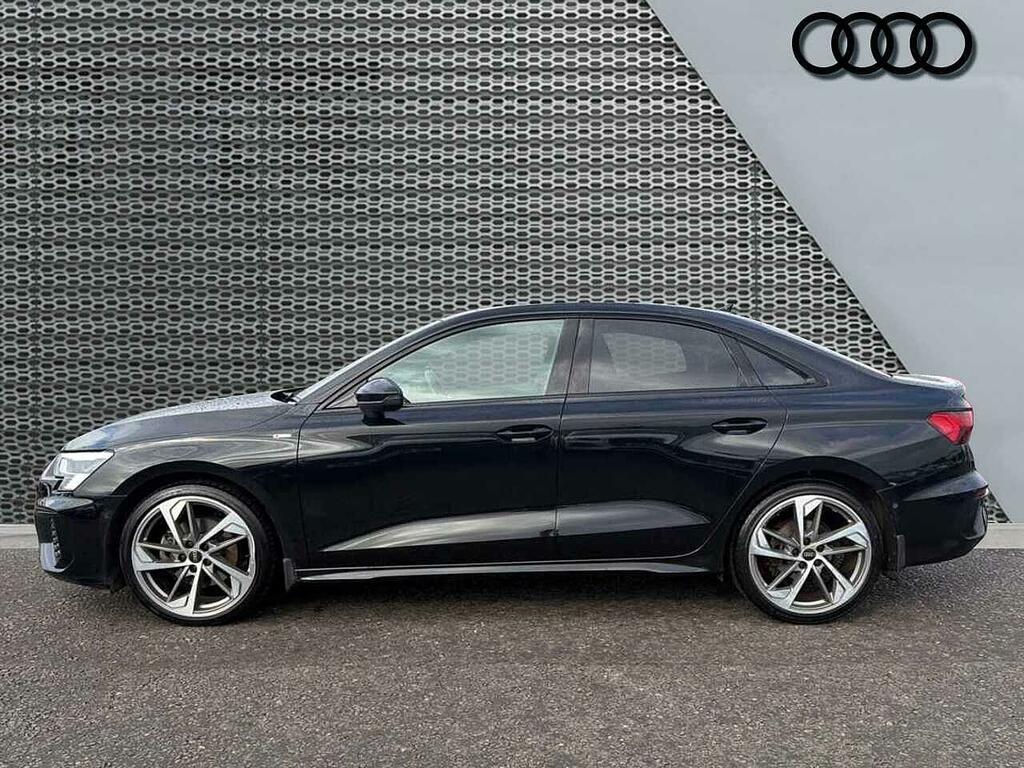 Audi A3 Black Edition 35 Tfsi 150 Ps S Tronic SN73BMJ Black #4