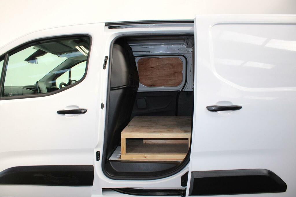 Fiat Doblo 1.5 Bluehdi 1000Kg Maxi Panel Van 6Dr Manua SP23GKD White #6