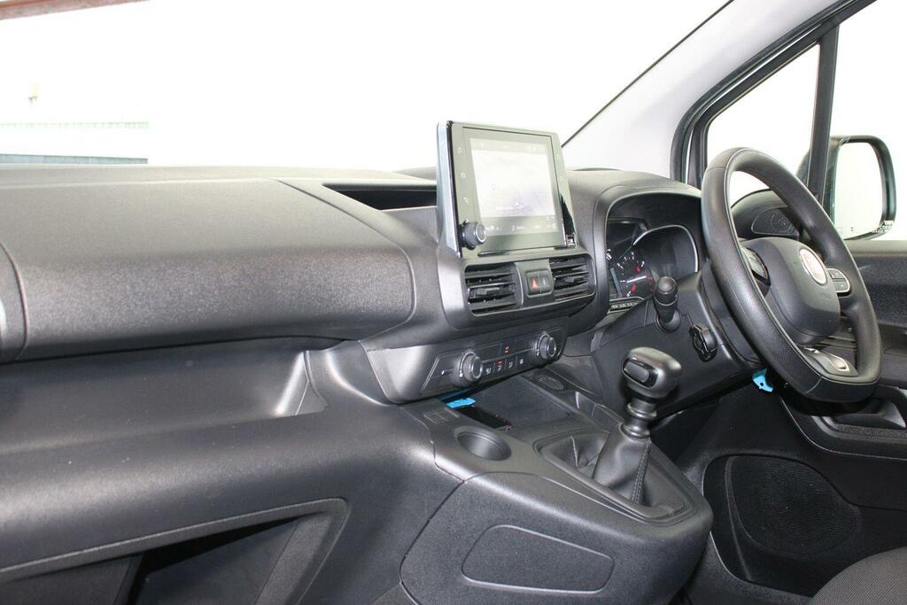 Fiat Doblo 1.5 Bluehdi 1000Kg Maxi Panel Van 6Dr Manua SP23GKD White #3