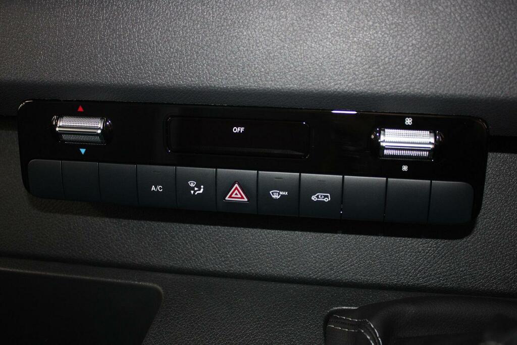 Mercedes-Benz Sprinter 2.0 315 Cdi Pro Panel Van G-tronic Rwd Black #36