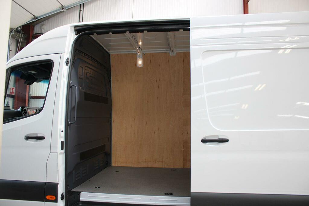 Mercedes-Benz Sprinter 2.0 315 Cdi Pro Panel Van G-tronic Rwd Black #15