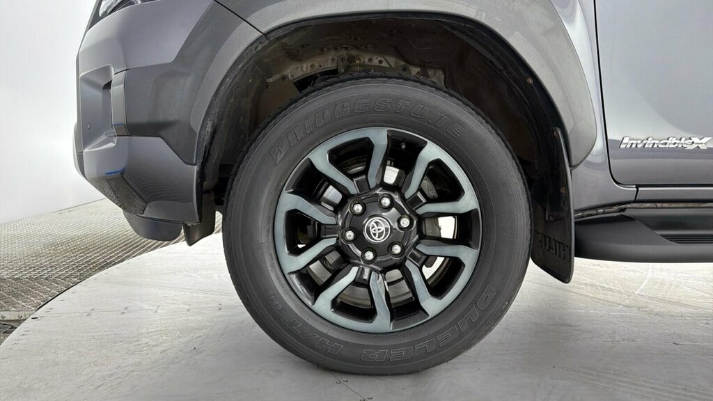 Toyota HILUX Pickup Black #25
